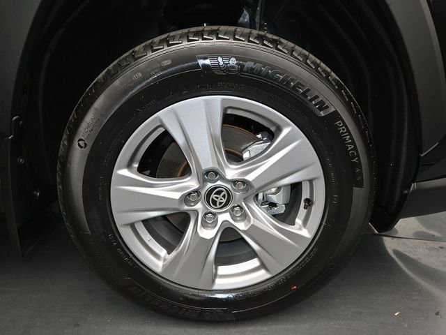 Used 2025 Toyota RAV4 XLE w/ Convenience Package image 17