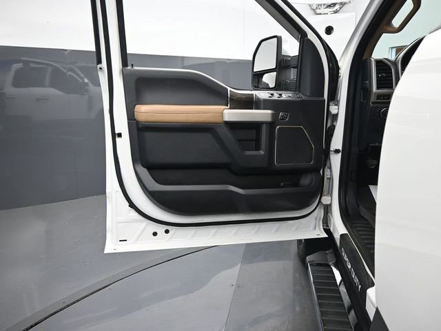Used 2022 Ford F250 Lariat w/ Lariat Ultimate Package image 9
