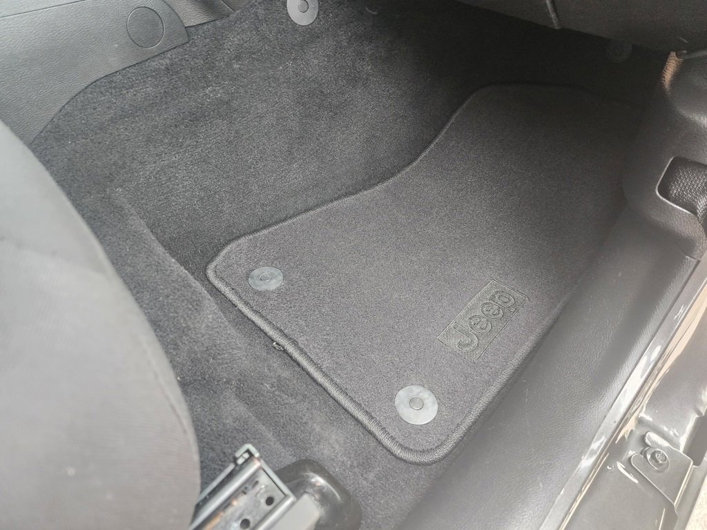 Used 2023 Jeep Wrangler Sport image 36