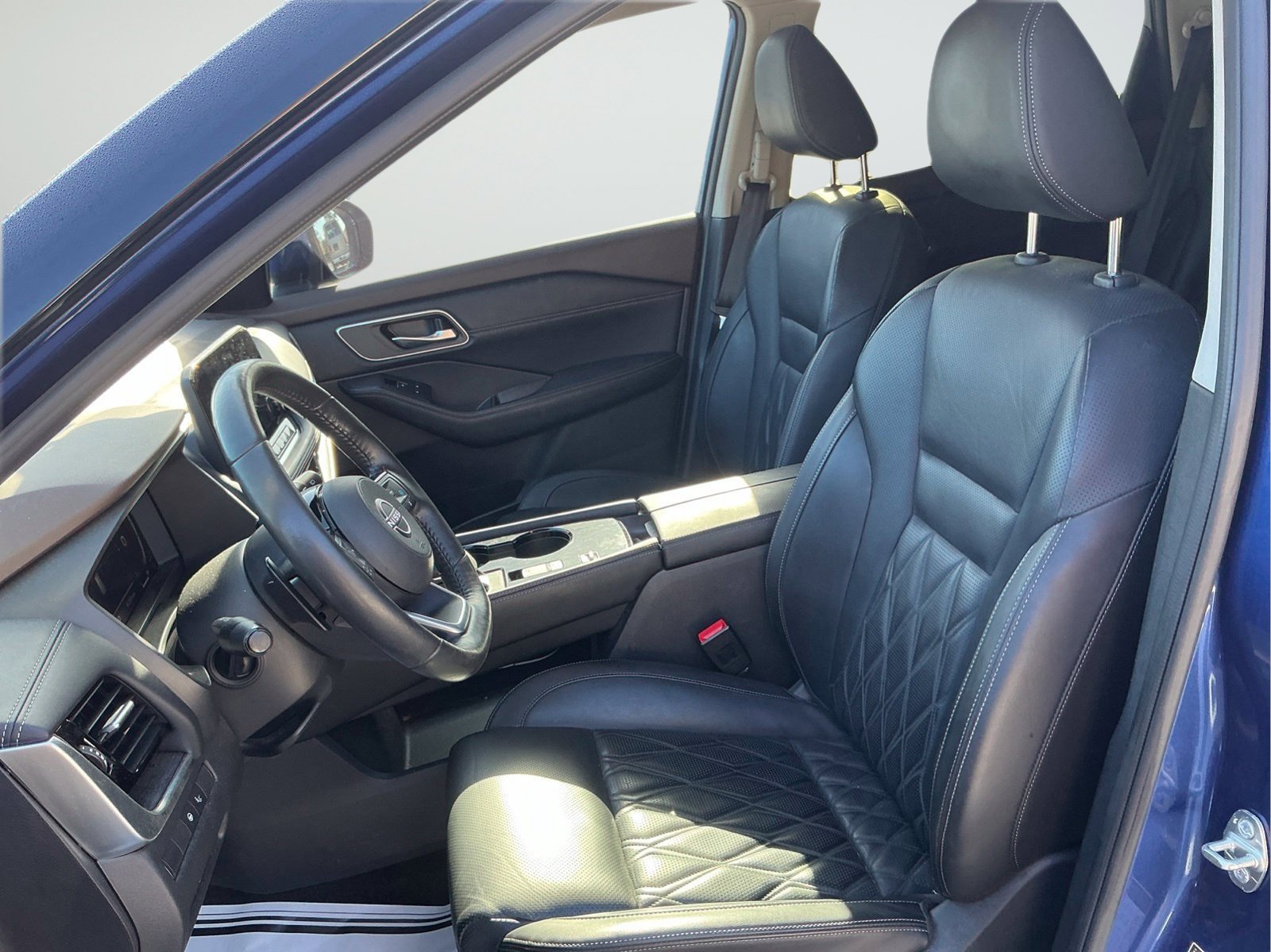 Used 2023 Nissan Rogue Platinum w/ Platinum Premium Package FWD image 10
