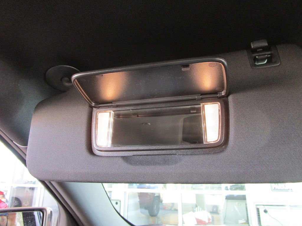 Used 2023 Chevrolet Traverse Premier image 44