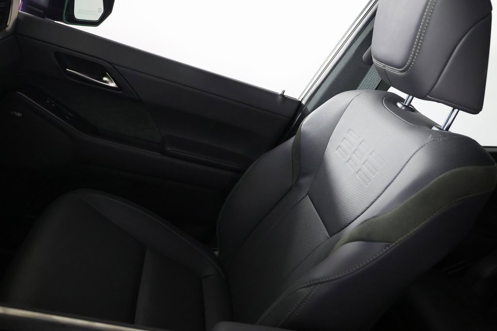 Used 2025 Lexus GX 550 image 38