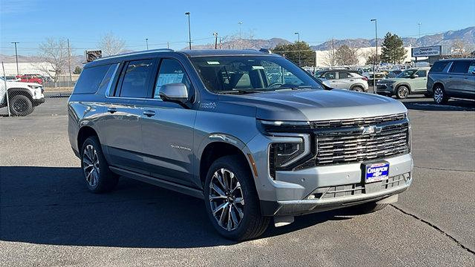 New 2026 Chevrolet Suburban High Country image 3