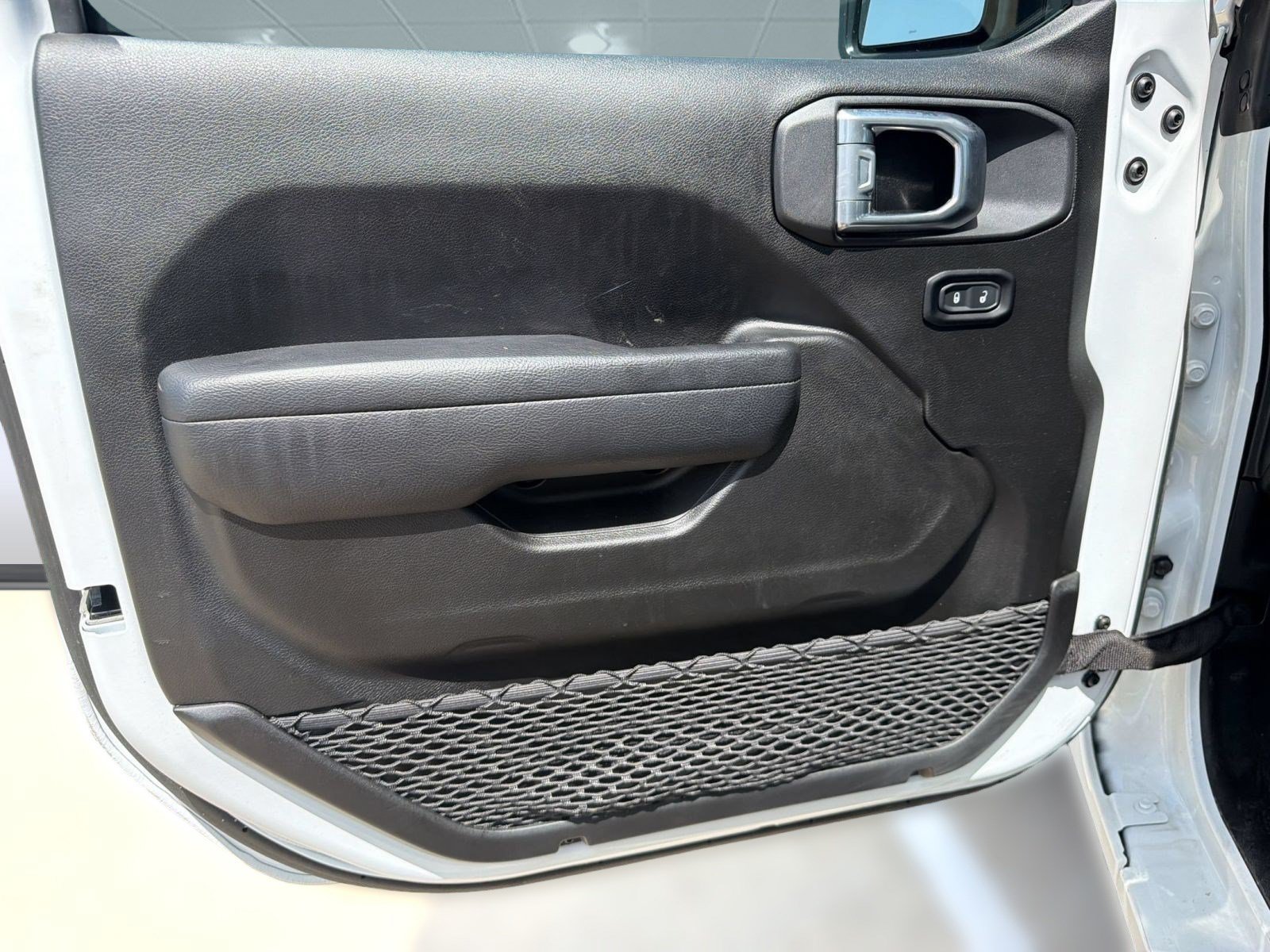 Used 2025 Jeep Wrangler Sport AWD/4WD image 23