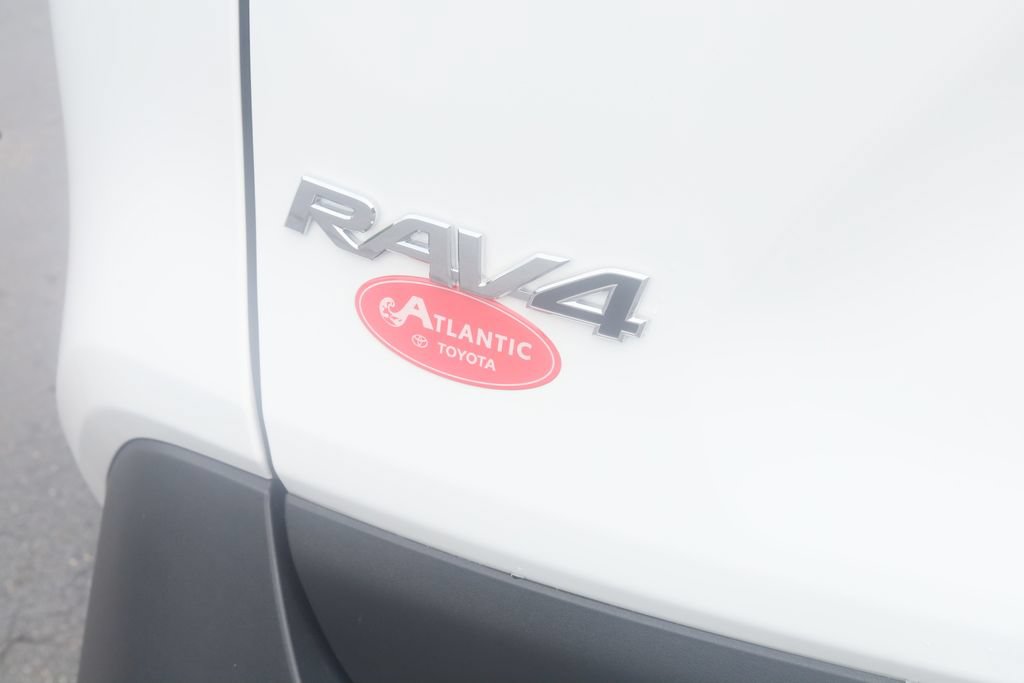 Used 2025 Toyota RAV4 XLE AWD/4WD image 28
