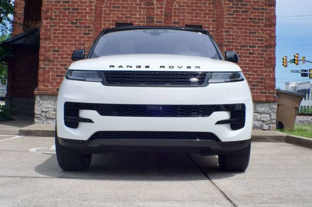 Used 2023 Land Rover Range Rover Sport SE AWD/4WD image 2