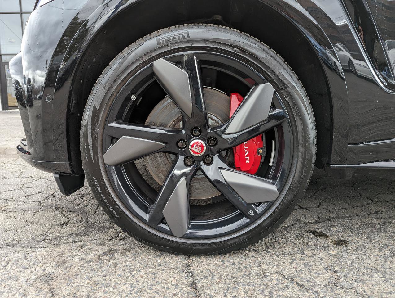 Used 2023 Jaguar F-PACE SVR image 51