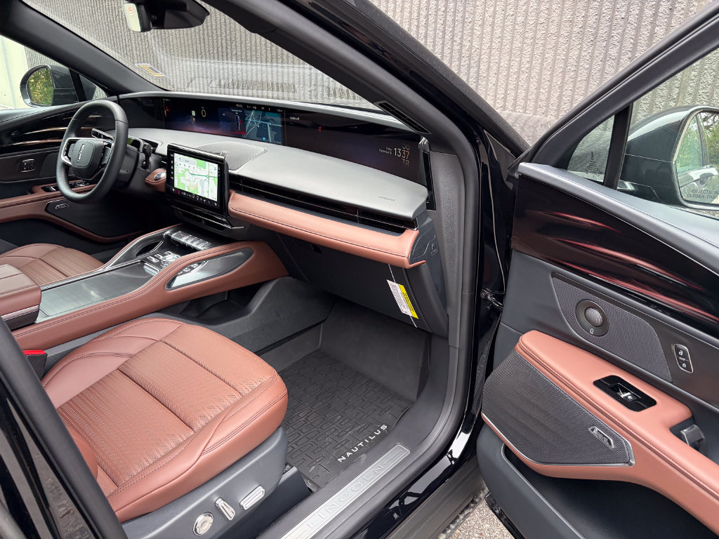 New 2026 Lincoln Nautilus Reserve w/ Jet Appearance Package AWD/4WD image 29