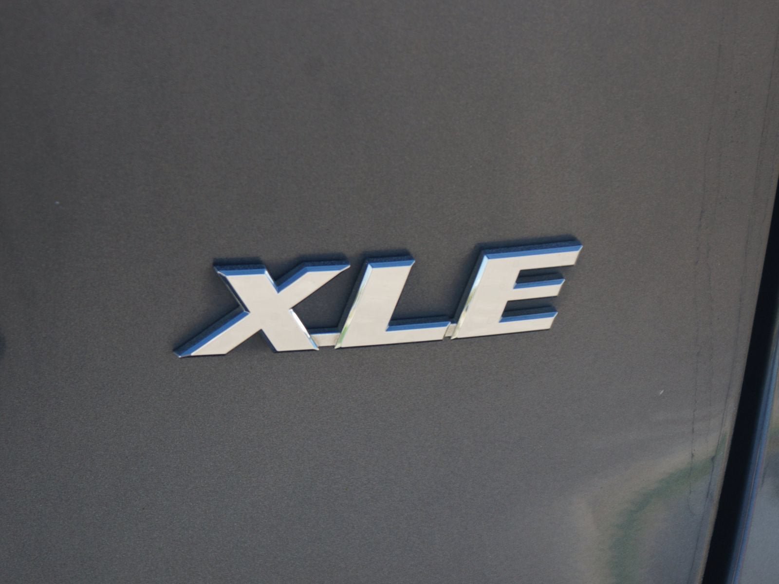Used 2019 Toyota RAV4 XLE w/ Convenience Package FWD image 19
