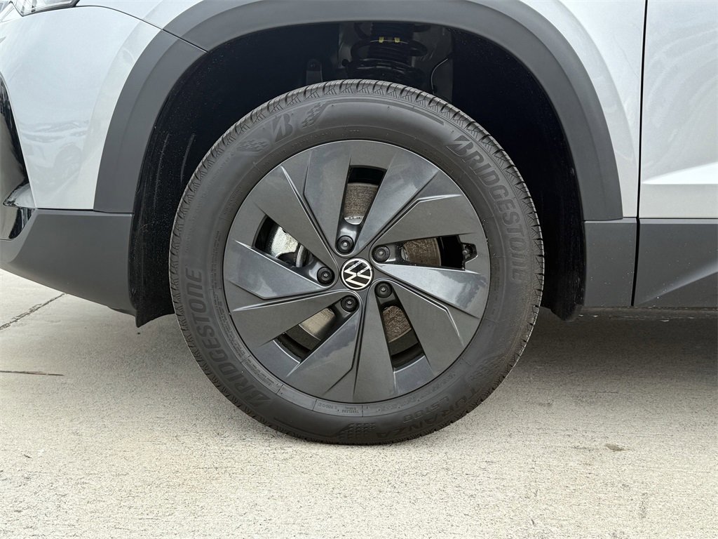 New 2026 Volkswagen Taos S image 9