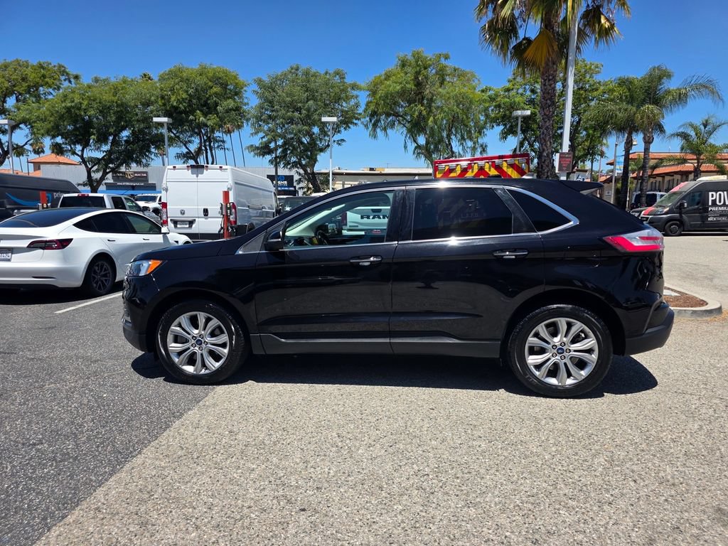 Used 2022 Ford Edge Titanium AWD/4WD image 9