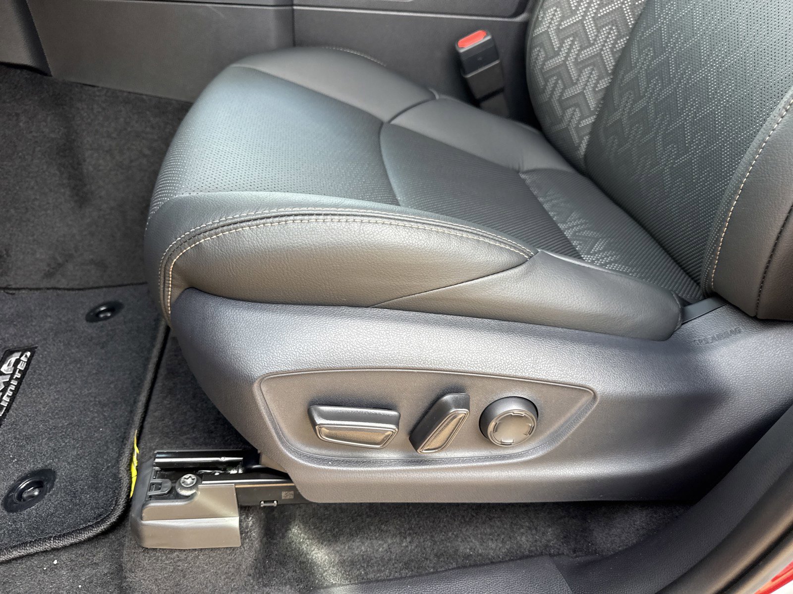 New 2025 Toyota Tacoma Limited image 12