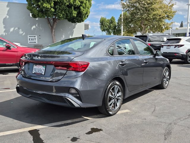 Used 2022 Kia Forte LXS FWD image 5
