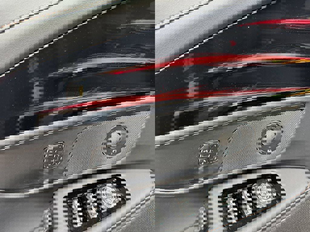 New 2025 Lincoln Nautilus Premier w/ Equipment Group 102A AWD/4WD image 13