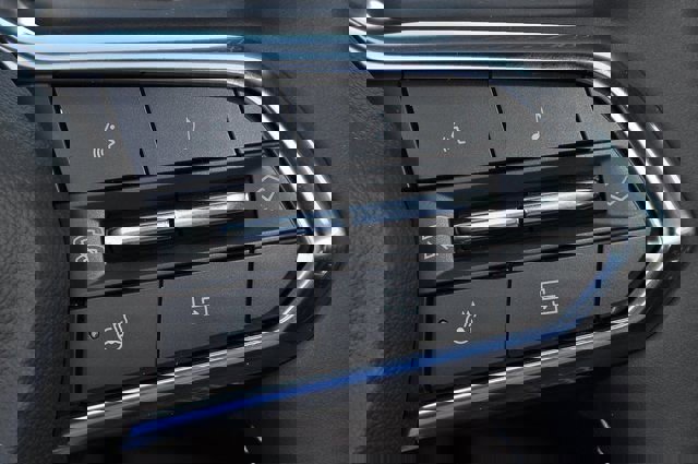 New 2025 Chevrolet Silverado EV LT image 18