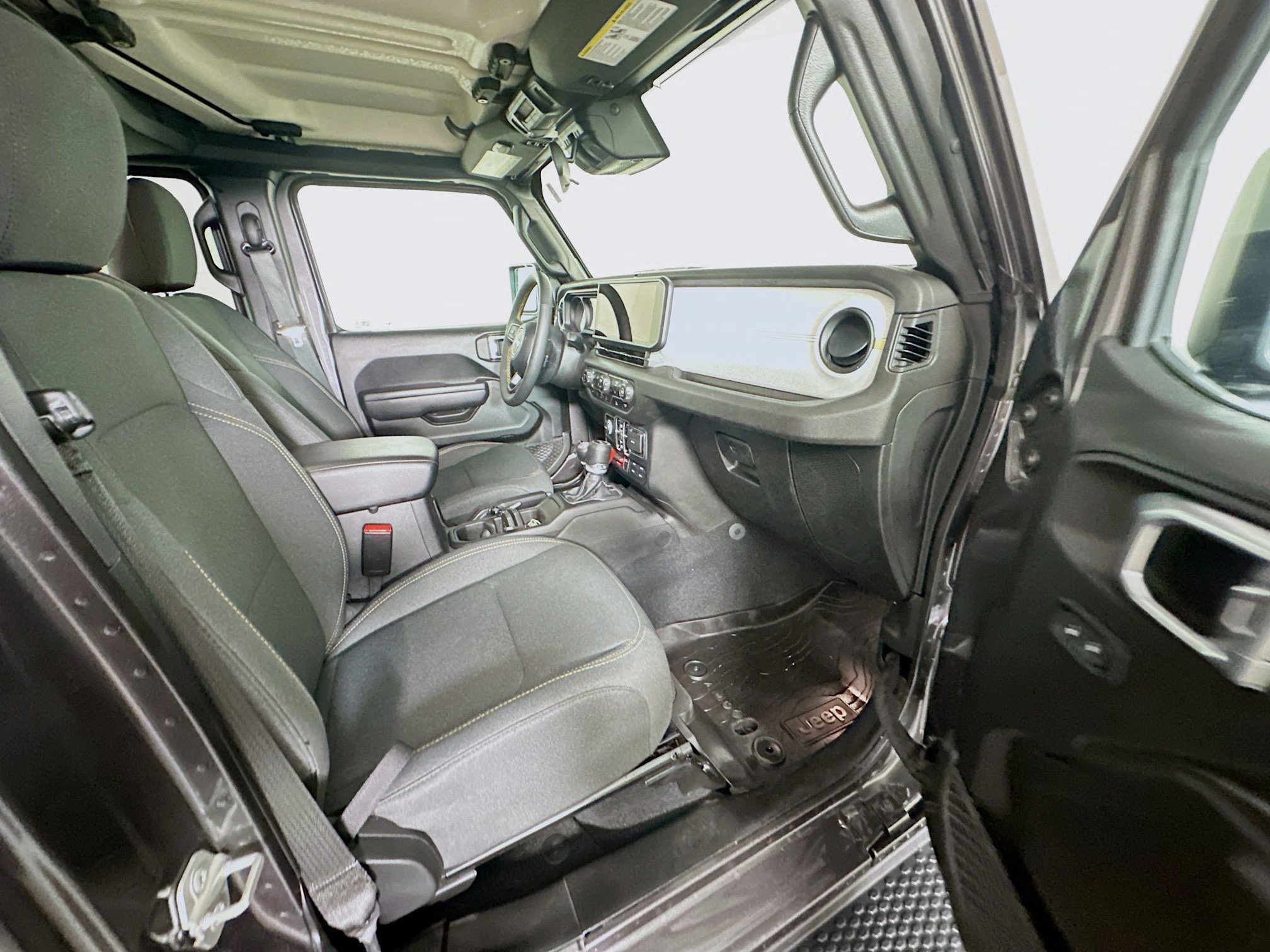 Used 2024 Jeep Wrangler Willys image 29