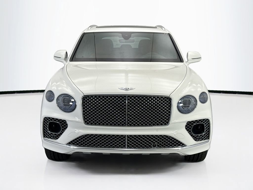 Used 2022 Bentley Bentayga image 2