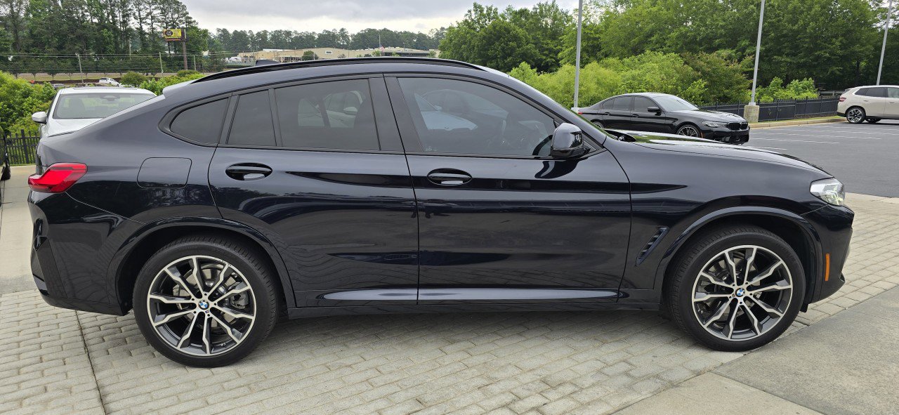 Certified 2022 BMW X4 xDrive30i w/ M Sport Package 2 AWD/4WD image 4