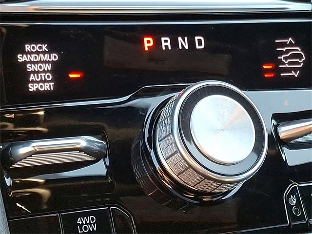 Used 2022 Jeep Grand Cherokee Overland w/ Luxury Tech Group IV image 17