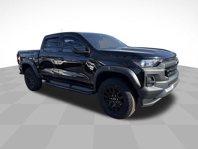 Used 2024 Chevrolet Colorado Trail Boss w/ Advanced Trailering Package image 4