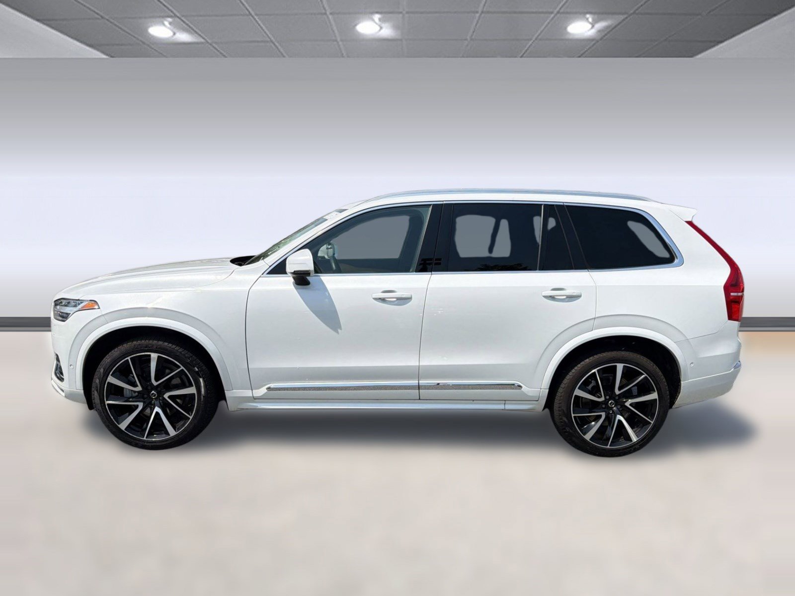 Used 2023 Volvo XC90 B6 Plus w/ Protection Package Premier AWD/4WD image 2