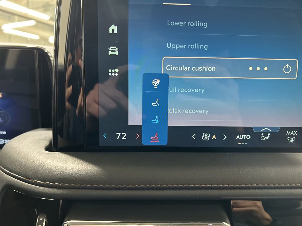 Used 2025 Lincoln Aviator Reserve w/ Equipment Group 201A image 22