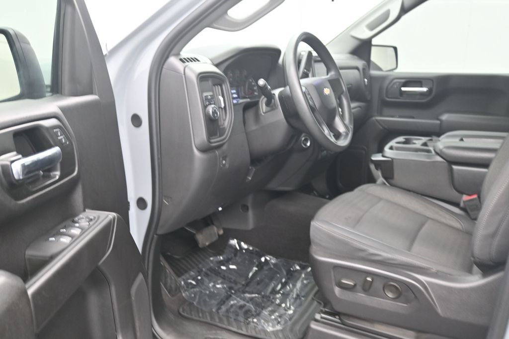 Used 2024 Chevrolet Silverado 1500 Custom w/ Turbomax Blackout Package RWD image 10