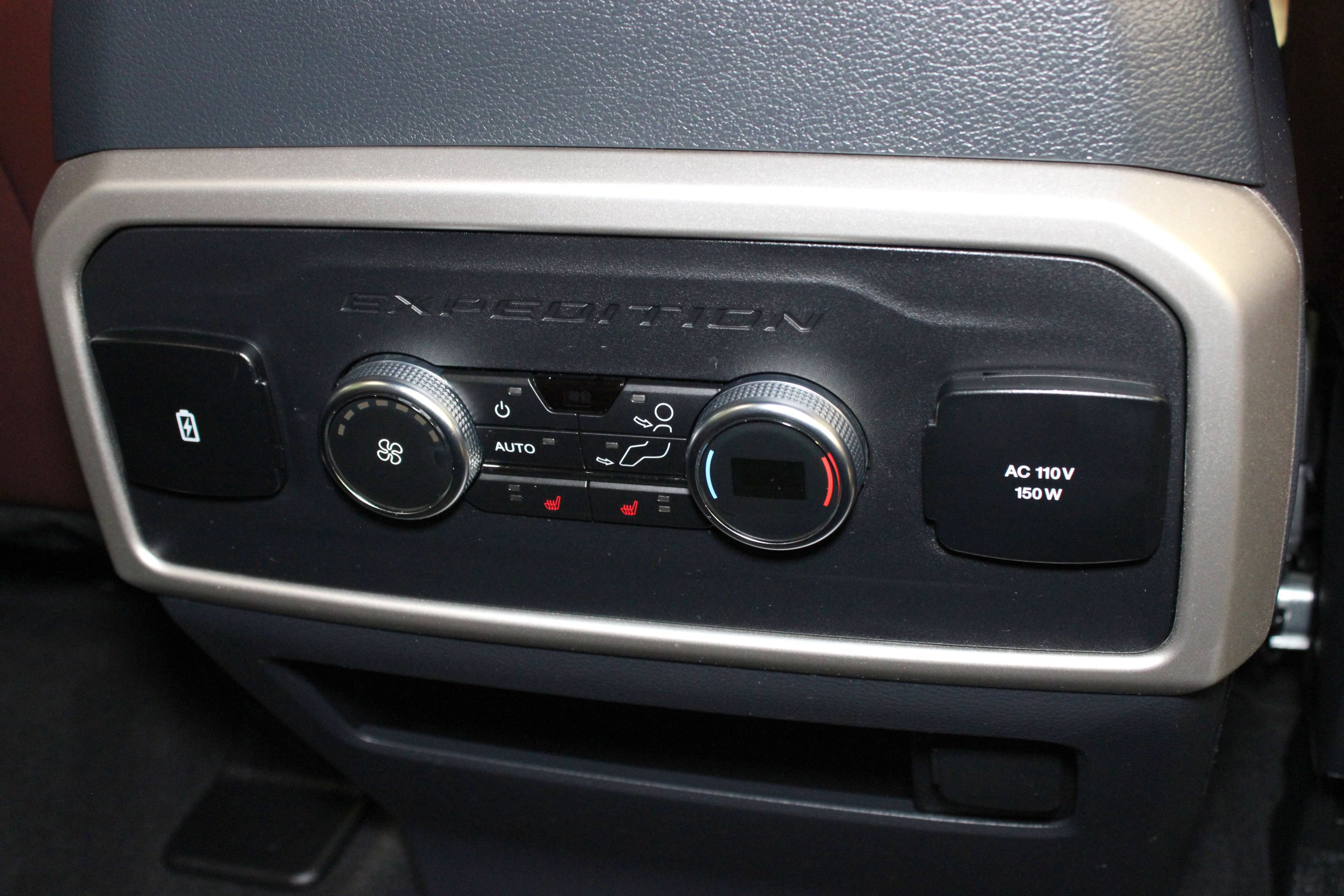 Used 2024 Ford Expedition Limited AWD/4WD image 17