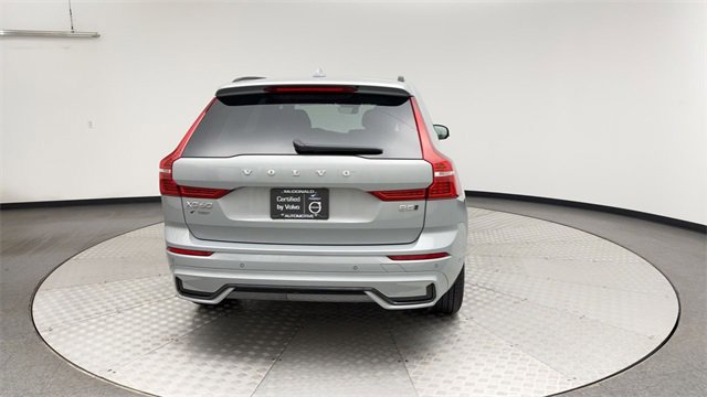Used 2025 Volvo XC60 B5 Plus image 3