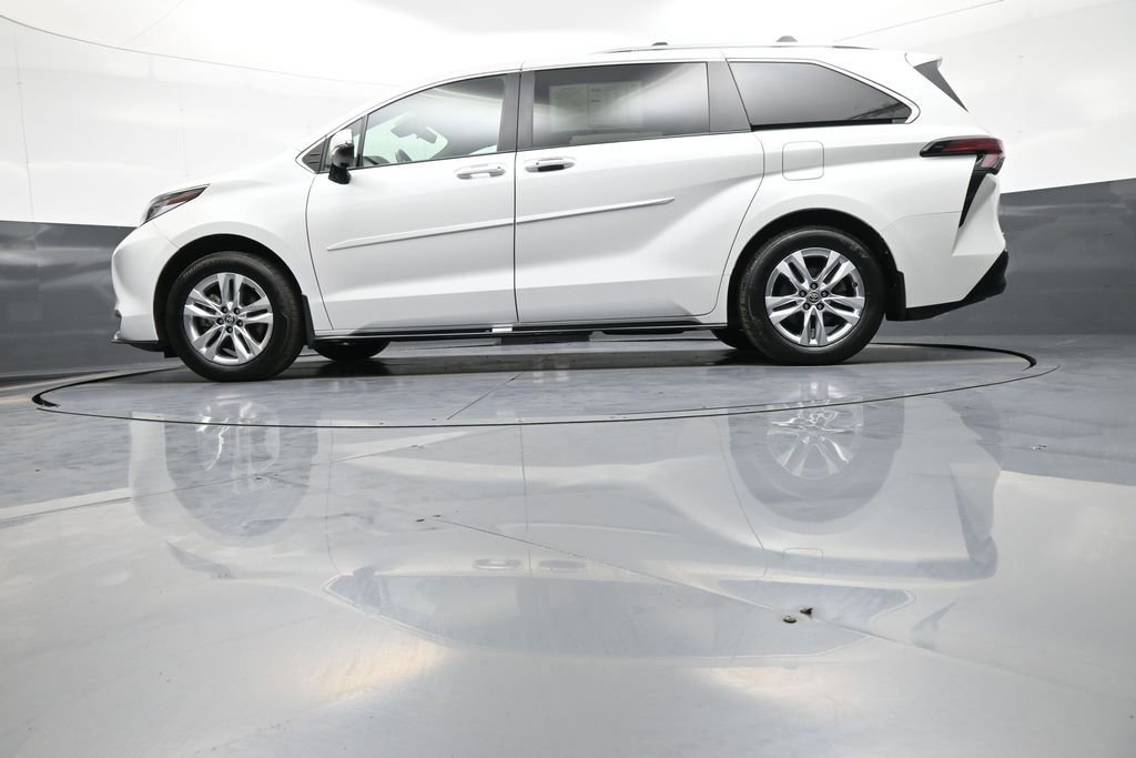 Certified 2025 Toyota Sienna Limited AWD/4WD image 35