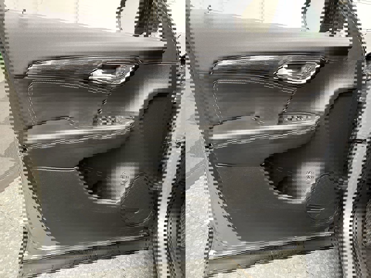 Certified 2023 Buick Envision Preferred w/ Sport Touring Package image 6