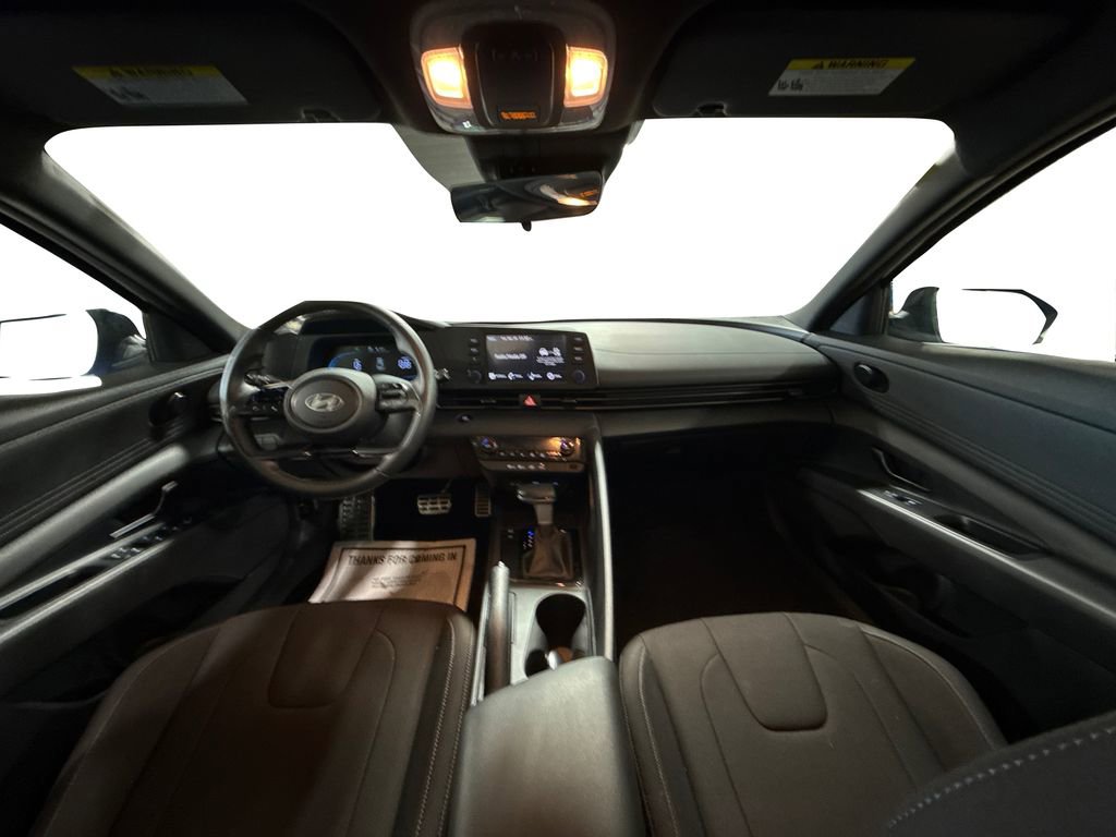 Used 2025 Hyundai Elantra Sport image 17