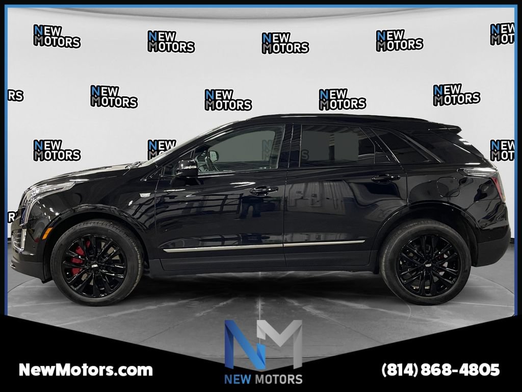 Used 2022 Cadillac XT5 Sportv w/ LPO, ONYX Package AWD/4WD image 2