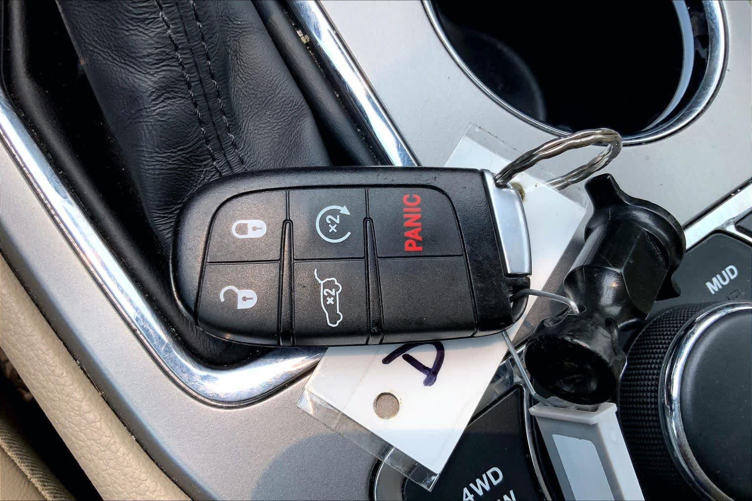 Used 2020 Jeep Grand Cherokee Limited AWD/4WD image 15