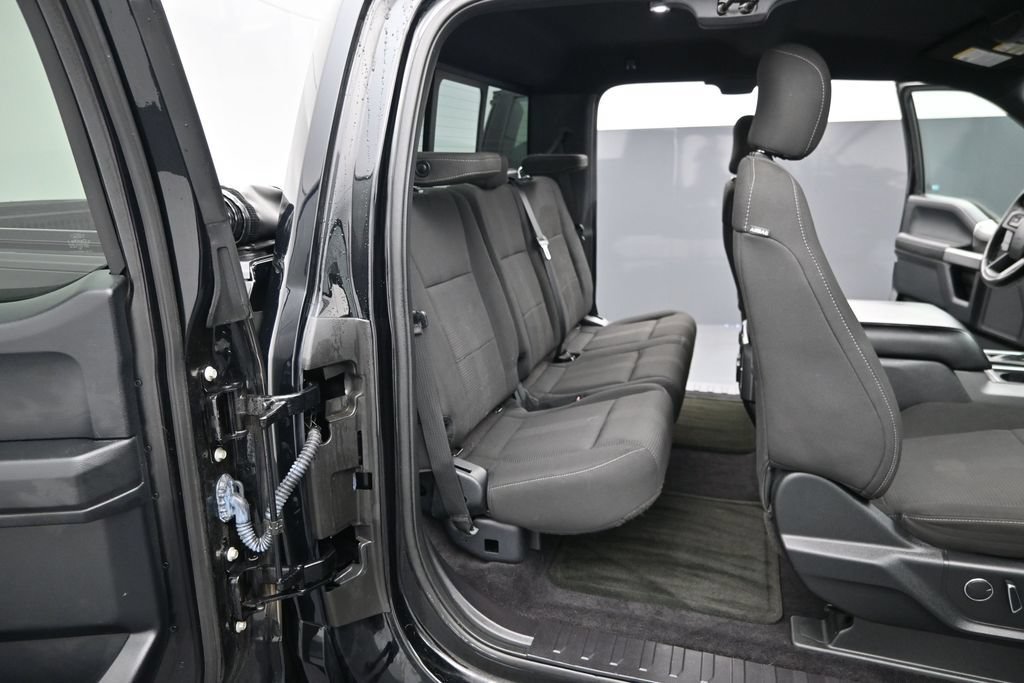 Used 2017 Ford F150 XLT w/ Equipment Group 302A Luxury AWD/4WD image 18