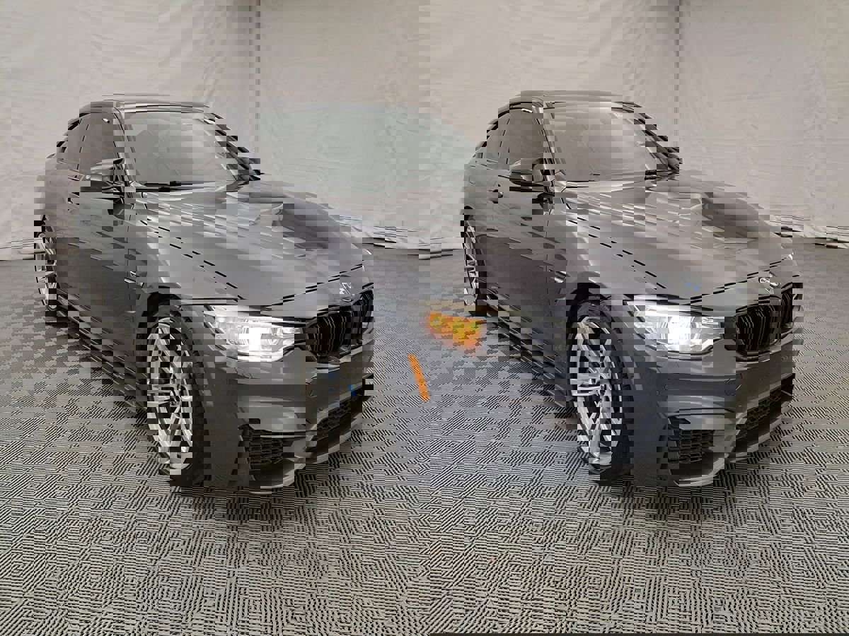 Used 2015 BMW M4 Coupe image 2