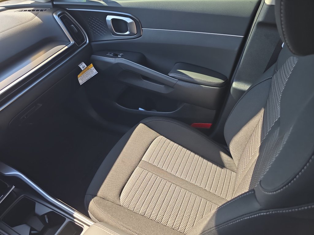 New 2026 Kia Sorento LX FWD image 16