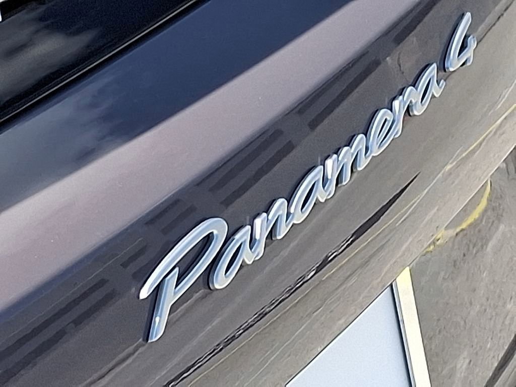 Used 2025 Porsche Panamera 4 image 28