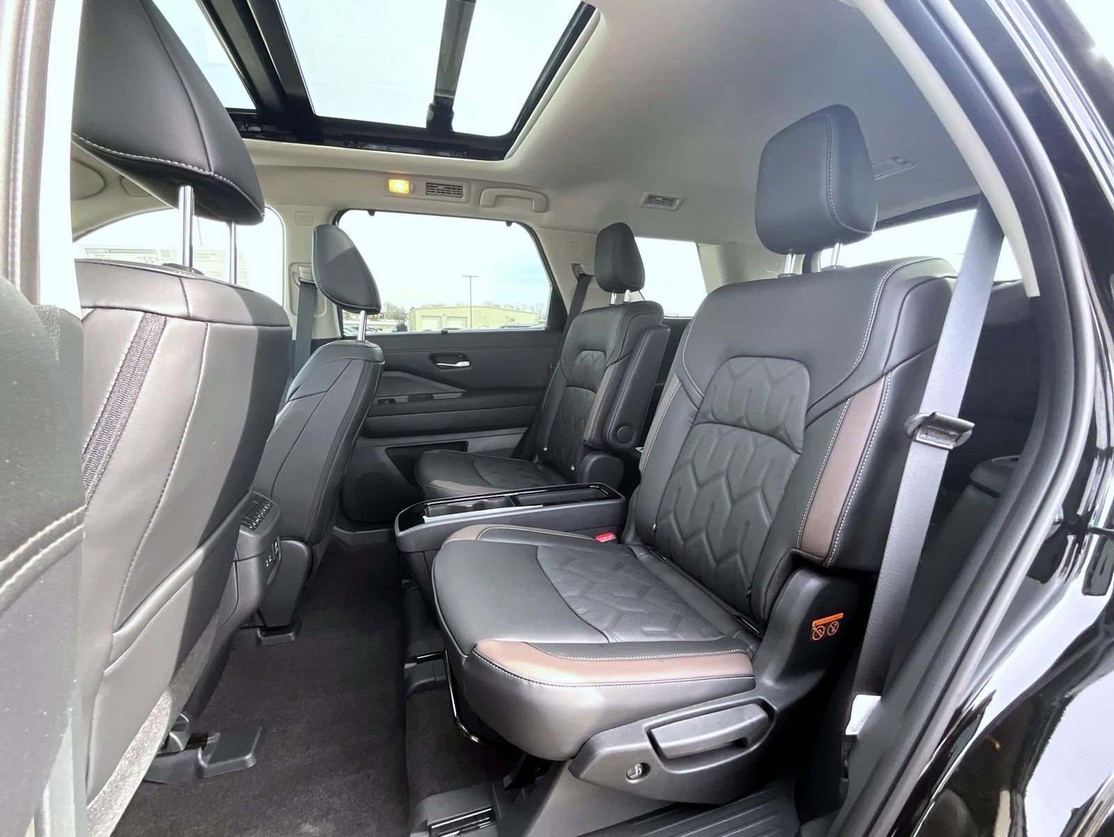 New 2026 Nissan Pathfinder Platinum AWD/4WD image 11