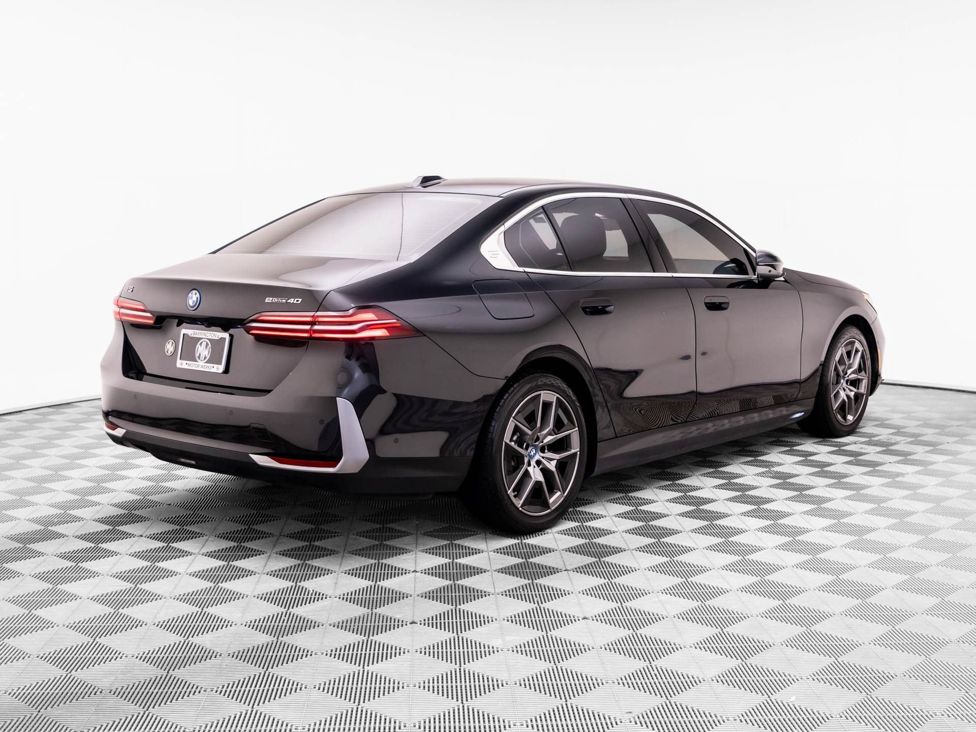 Certified 2024 BMW i5 eDrive40i w/ Premium Package RWD image 5