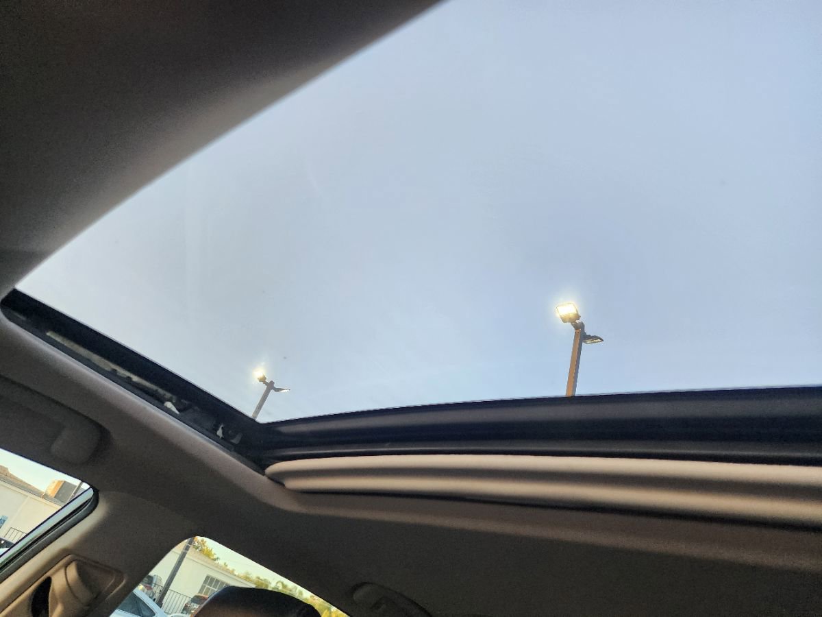 Used 2013 Toyota Avalon XLE Premium image 19