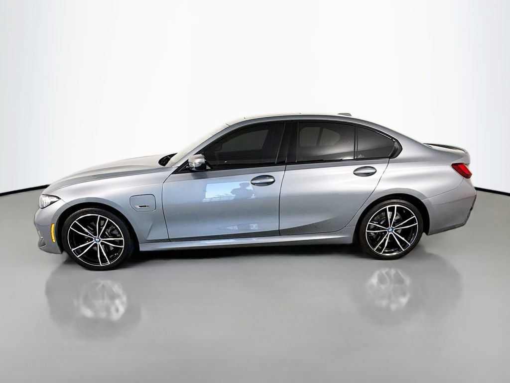 Used 2023 BMW 330e xDrive w/ M Sport Package AWD/4WD image 2