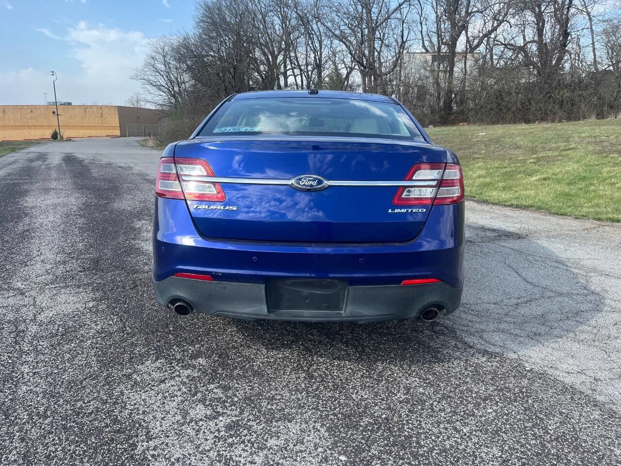 Used 2013 Ford Taurus Limited image 6