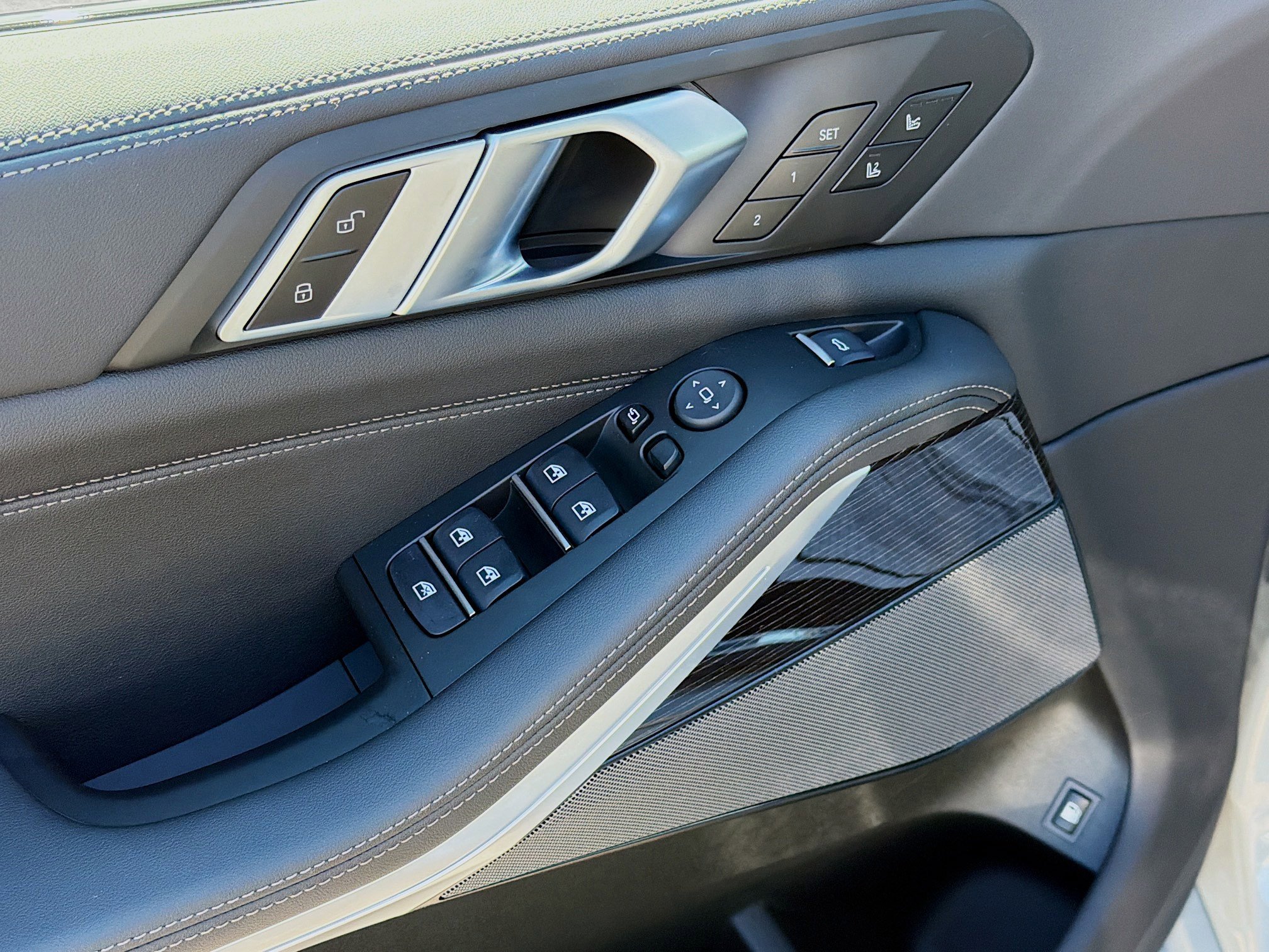 New 2026 BMW X5 xDrive50e w/ Executive Package image 23