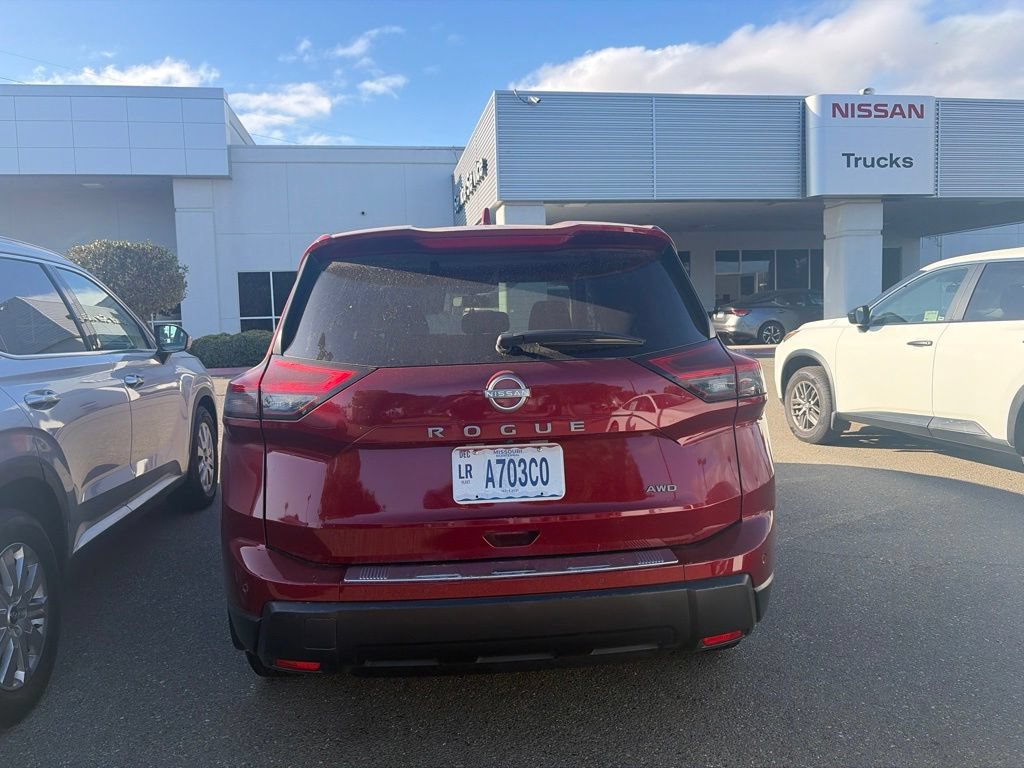 Used 2025 Nissan Rogue SV AWD/4WD image 5