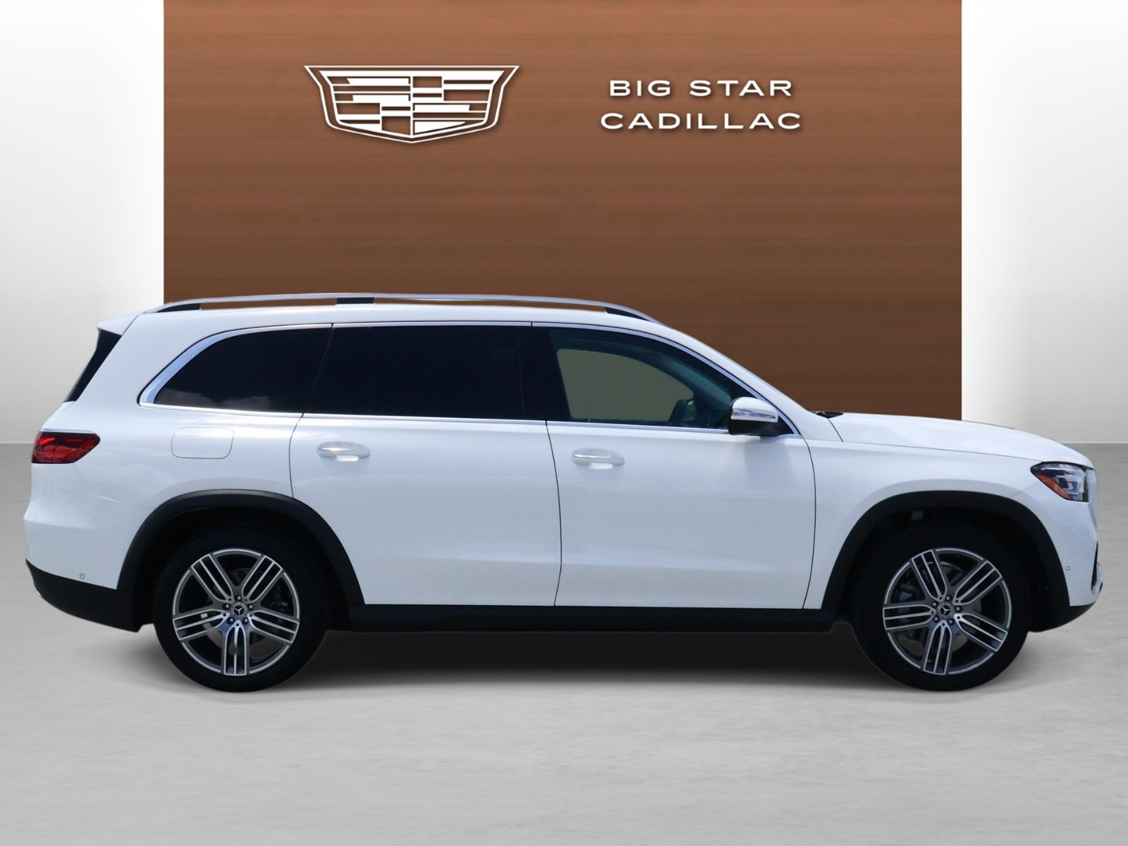 Used 2026 Mercedes-Benz GLS 450 4MATIC image 6
