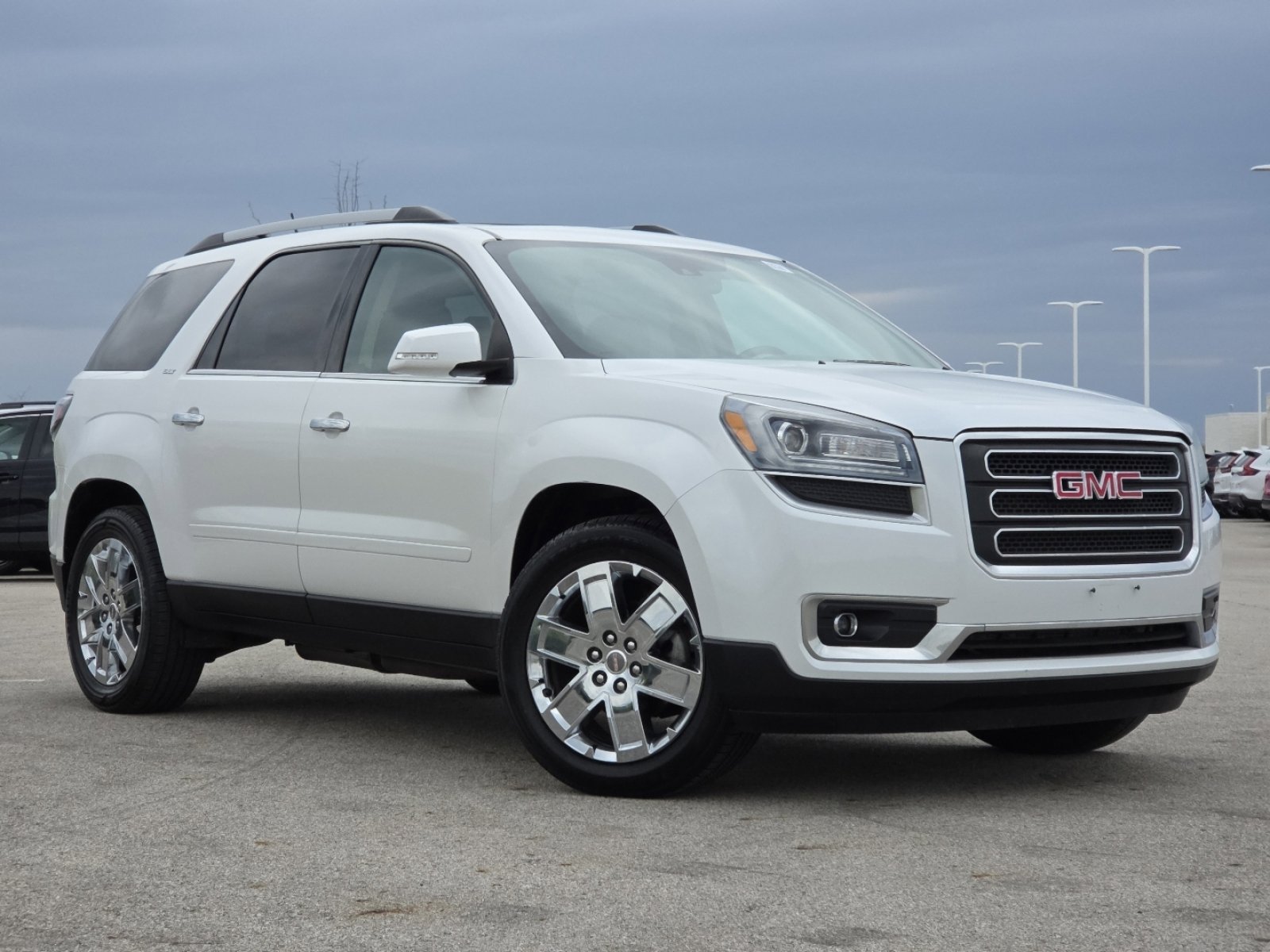 Used 2017 GMC Acadia Limited SLT image 2