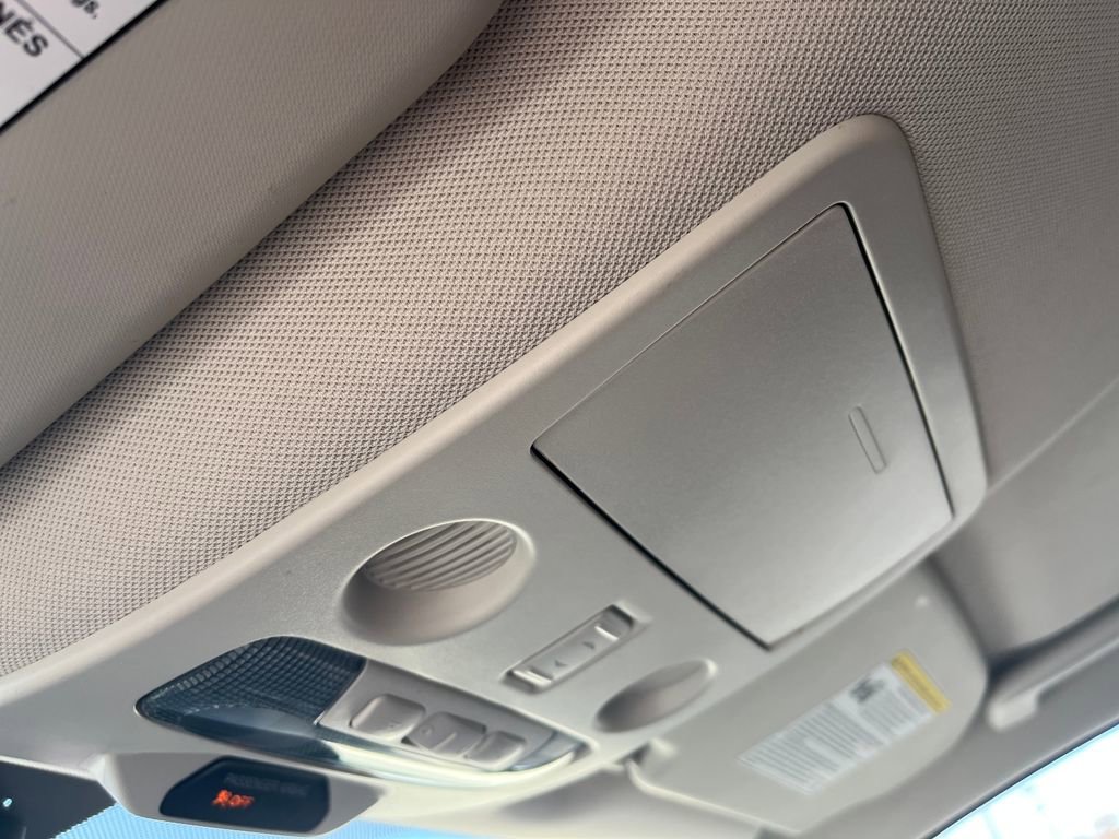 Used 2021 Ford EcoSport SE w/ SE Convenience Package image 17