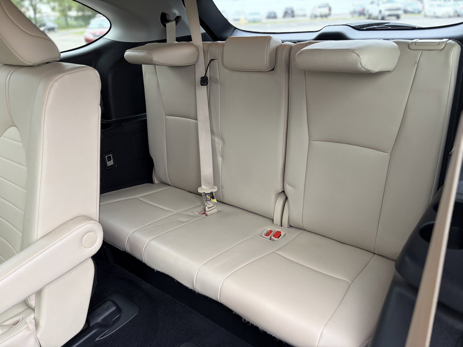 Used 2021 Toyota Highlander XLE AWD/4WD image 10