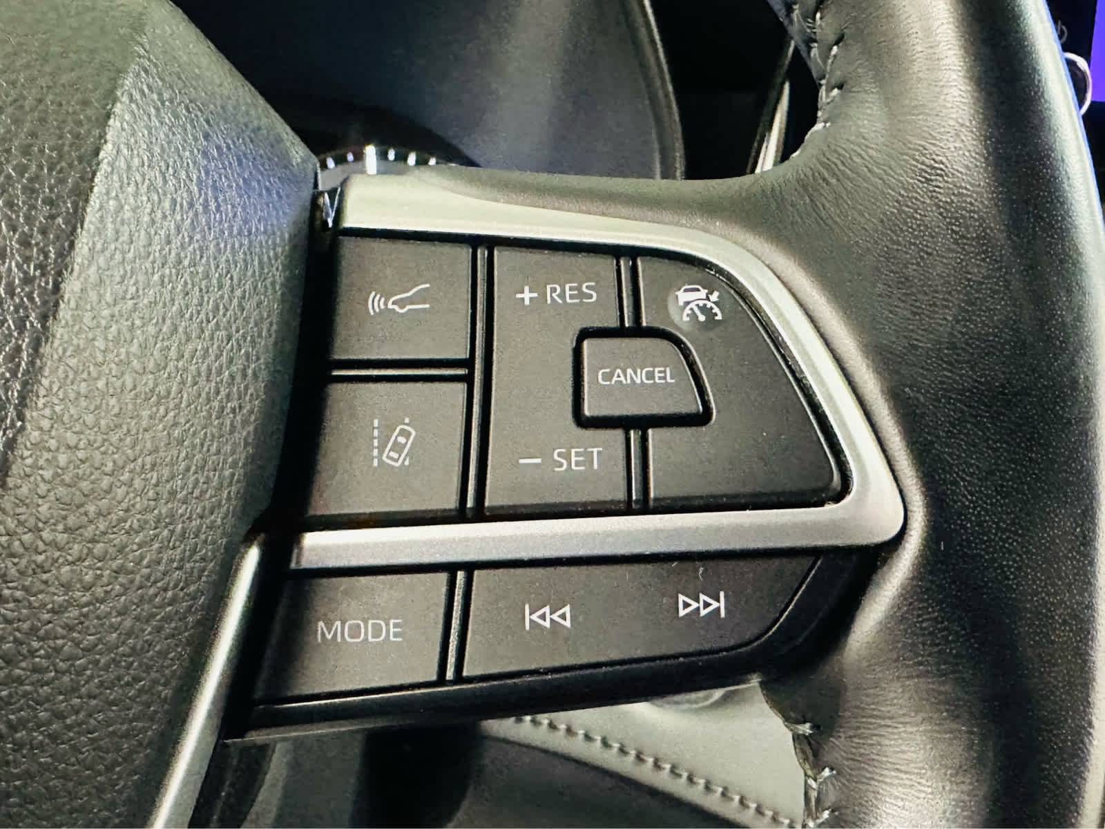 Certified 2023 Toyota Highlander LE image 15